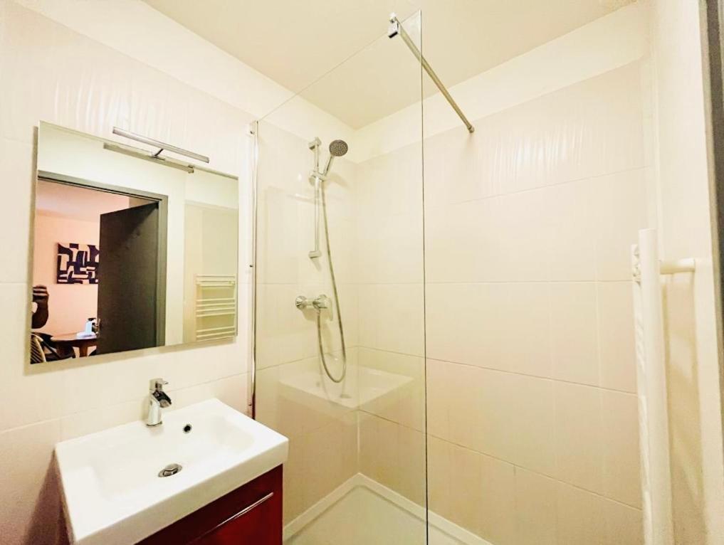 Suite Kobalt Villeurbanne Extérieur photo